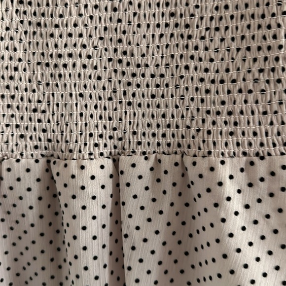 Express Brand Woman’s Light Pink Polka Dot Top - Size XS - Picture 4 of 9